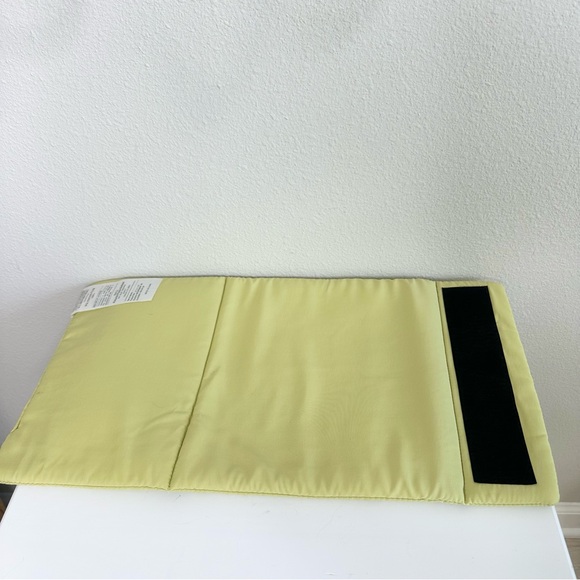 Petunia Pickle Bottom Paisley Lime Green Diaper Bag - Picture 8 of 8